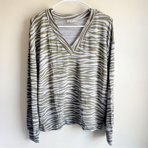 Loft Gray Green Animal Print V-neck Comfy Pullover Sweatshirt - Picture 1 of 5